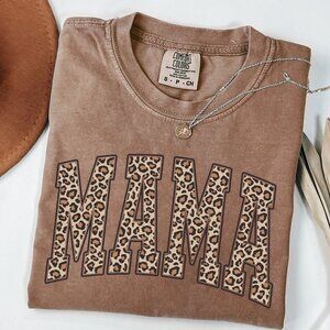 NEW Espresso Comfort Colors Leopard Print Mama Crewneck Graphic Tee Shirt